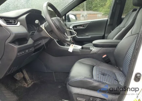 2025 Toyota Rav4 Xse z USA, uszkodzony, nr VIN 2T3E6RFV0SW085352